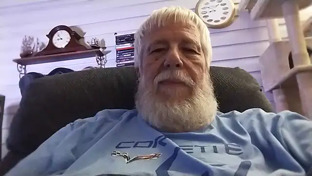Buzzintx online show from June 25, 1:52 am