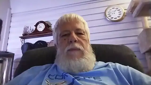 Buzzintx online show from June 24, 1:52 am