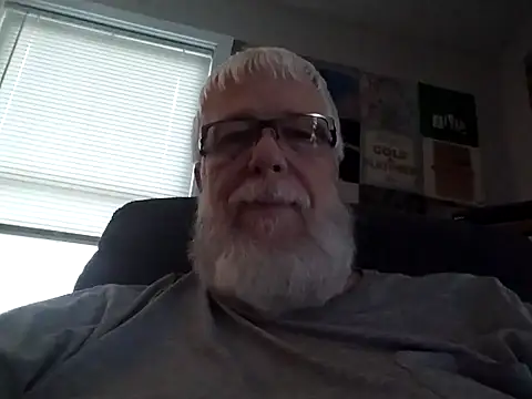 Snapshot of Buzzintx chatting on September 21, 4:51 pm Buzzintx online show from September 21, 4:51 pm