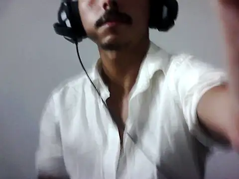 Snapshot of MagrinhoSaradoo chatting on November 2, 12:37 am MagrinhoSaradoo online show from November 2, 12:37 am