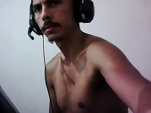 Snapshot of MagrinhoSaradoo chatting on October 25, 4:42 pm MagrinhoSaradoo online show from October 25, 4:42 pm