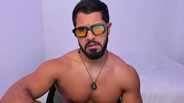 Santiago huntt online show from April 25, 1:41 pm