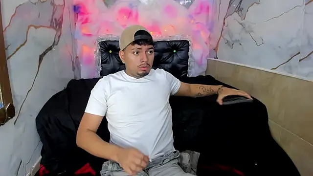 EnriquevillaF online show from October 24, 1:02 pm