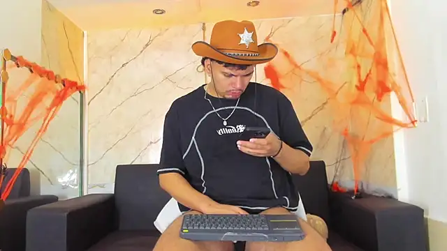 EnriquevillaF online show from October 25, 1:02 pm