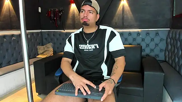 EnriquevillaF online show from October 15, 1:30 pm