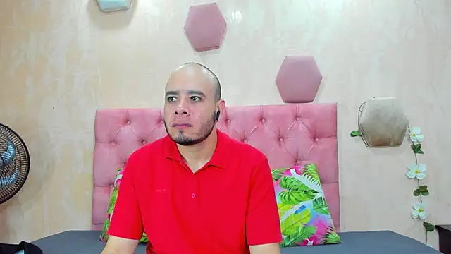 Snapshot of jacob_lewitt chatting on February 12, 7:24 pm jacob lewitt online show from February 12, 7:24 pm