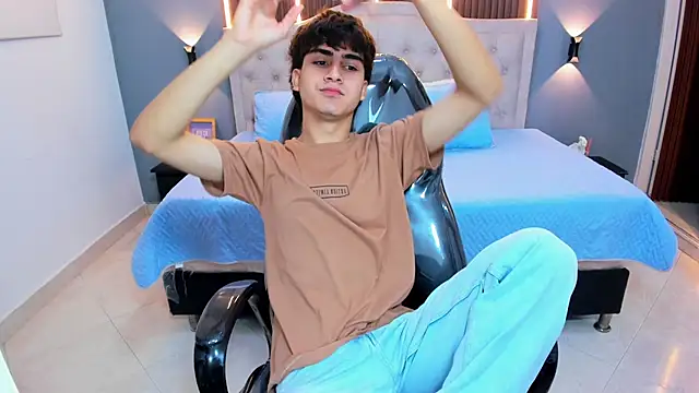 Tommy18   online show from April 26, 3:26 am