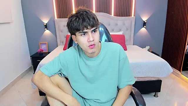 Tommy18   online show from April 28, 3:22 am