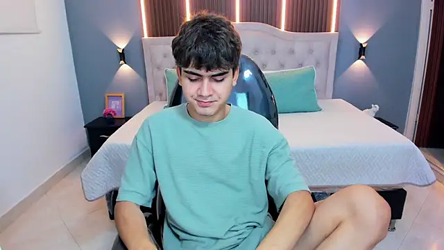 Tommy18   online show from March 20, 3:54 am