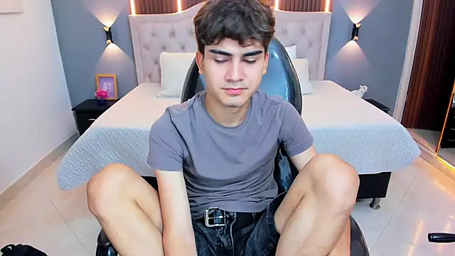 Tommy18   online show from March 6, 3:58 am