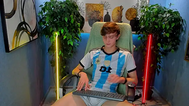 John Weasley online show from December 19, 1:30 pm