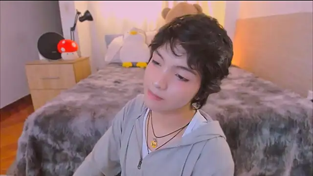 AllanYong18 online show from March 19, 5:32 am