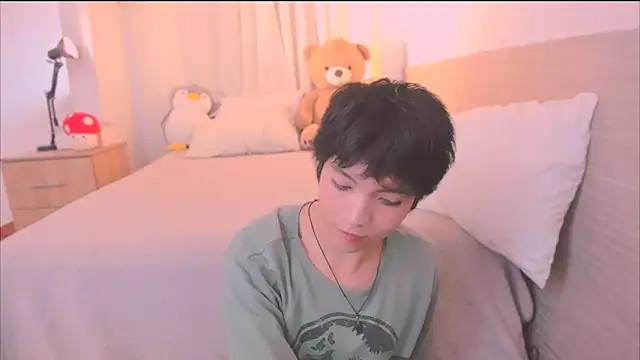 AllanYong18 online show from February 8, 1:26 pm