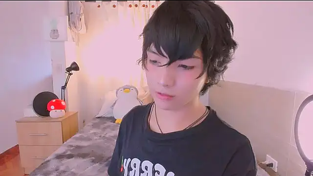 AllanYong18 online show from March 26, 12:42 pm