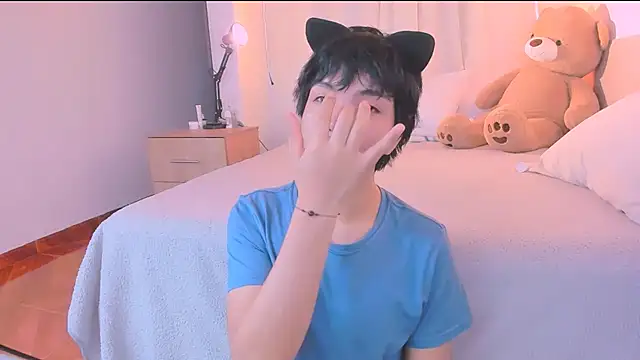 AllanYong18 online show from October 20, 10:08 am