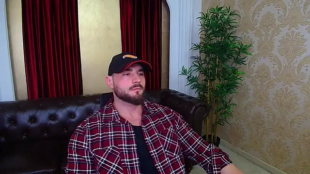 Snapshot of AdamJamesonn chatting on November 1, 5:33 am AdamJamesonn online show from November 1, 5:33 am