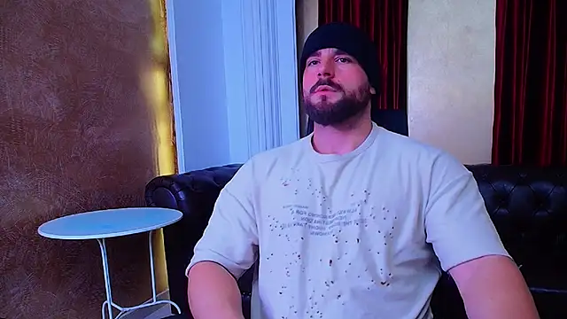 Snapshot of AdamJamesonn chatting on October 18, 5:56 am AdamJamesonn online show from October 18, 5:56 am