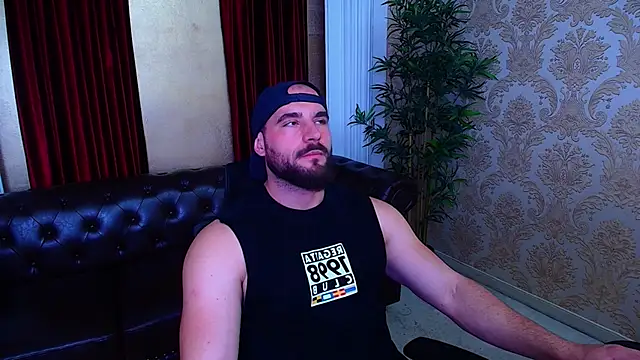 Snapshot of AdamJamesonn chatting on October 14, 5:36 am AdamJamesonn online show from October 14, 5:36 am