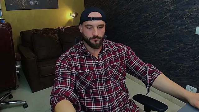 AdamJamesonn online show from June 24, 5:43 am