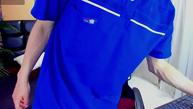 Snapshot of blondie_lover69 chatting on February 18, 7:43 pm blondie lover69 online show from February 18, 7:43 pm