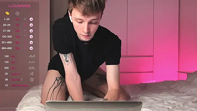 Calvin Polanski online show from December 2, 6:22 pm