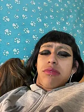 boysLittle online show from January 11, 4:49 am