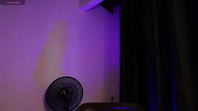 soymike1  online show from September 22, 9:25 pm