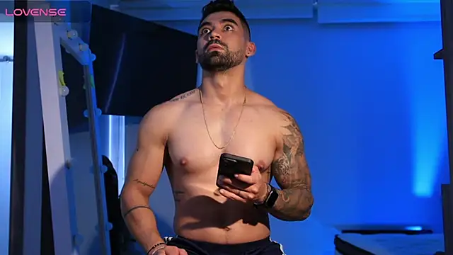soymike1  online show from January 8, 7:56 pm