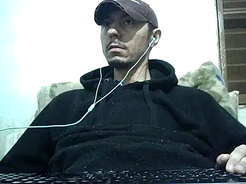 Snapshot of michel1520 chatting on October 30, 11:28 pm michel1520 online show from October 30, 11:28 pm