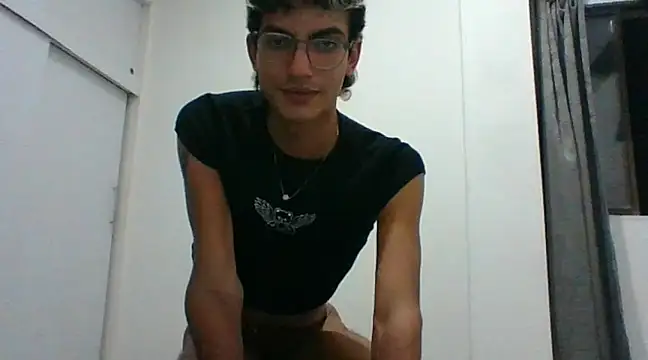 Axel Twink1 online show from February 19, 3:17 am