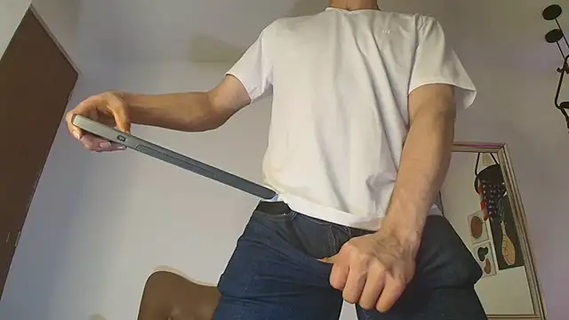 Snapshot of orlando_yate chatting on October 14, 4:08 am orlando yate online show from October 14, 4:08 am