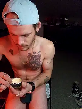 Snapshot of SoxxyNsh chatting on October 25, 4:47 am SoxxyNsh online show from October 25, 4:47 am