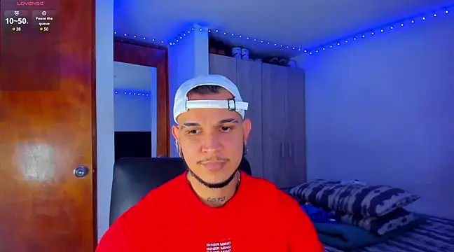 Snapshot of austinoficial chatting on March 8, 1:04 am austinoficial online show from March 8, 1:04 am