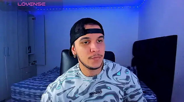 Snapshot of austinoficial chatting on February 7, 9:37 pm austinoficial online show from February 7, 9:37 pm