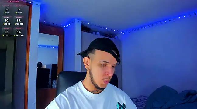 Snapshot of austinoficial chatting on March 13, 1:43 am austinoficial online show from March 13, 1:43 am