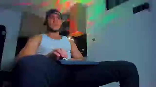 austinoficial online show from April 24, 11:40 pm