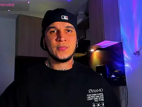 austinoficial online show from April 29, 1:43 am