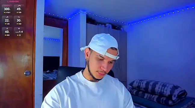 Snapshot of austinoficial chatting on March 19, 2:48 am austinoficial online show from March 19, 2:48 am