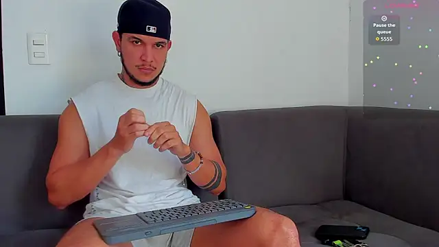 Snapshot of austinoficial chatting on October 26, 9:06 pm austinoficial online show from October 26, 9:06 pm