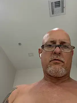 Snapshot of carlospingalinda chatting on March 2, 5:52 pm carlospingalinda online show from March 2, 5:52 pm