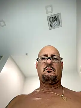 carlospingalinda online show from October 20, 1:42 am