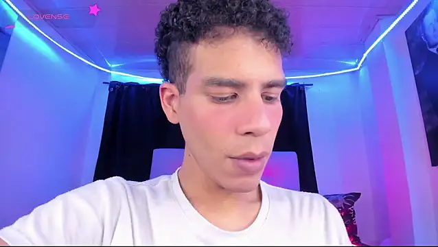 Ethan Boyy online show from June 12, 8:50 pm