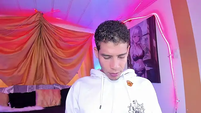 Snapshot of Ethan_Boyy chatting on October 6, 10:14 pm Ethan Boyy online show from October 6, 10:14 pm