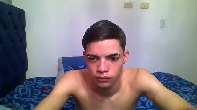 Latinos 2001 online show from April 24, 5:15 pm