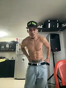 Bacardlatinboy online show from February 7, 10:26 pm