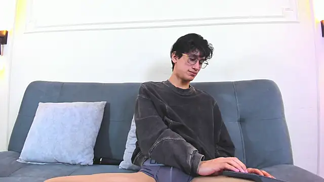 Cum hunters online show from May 10, 3:52 am
