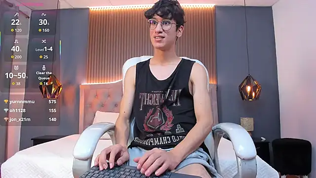 Snapshot of Cum_hunters chatting on September 26, 3:59 am Cum hunters online show from September 26, 3:59 am