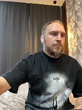 Snapshot of _XxX-XxX_ chatting on September 11, 9:41 am XxX-XxX online show from September 11, 9:41 am