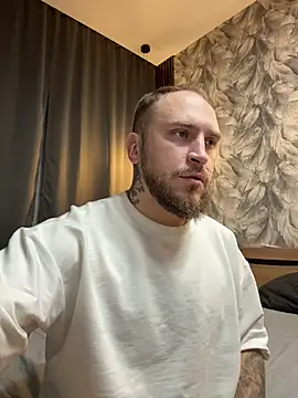 Snapshot of _XxX-XxX_ chatting on October 18, 2:16 am XxX-XxX online show from October 18, 2:16 am