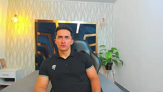 Snapshot of Brad_Summer chatting on January 21, 5:27 pm Brad Summer online show from January 21, 5:27 pm